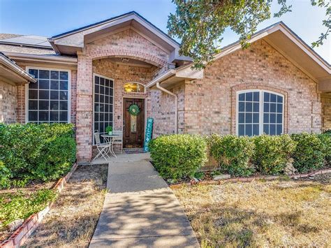 1261 Cross Creek Dr Kennedale Tx 76060 Zillow