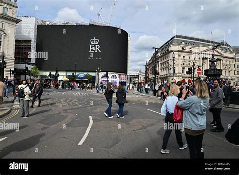 Piccadilly In 2022 Hi Res Stock Photography And Images Alamy