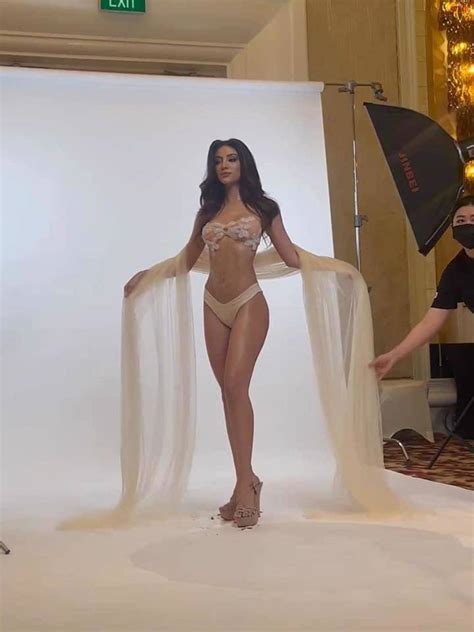 Thanh Thanh Huy N Khoe Ch N D I M V I Bikini X Ng Danh I Di N Ch Nh N Ng B Ng Nh T Miss Charm