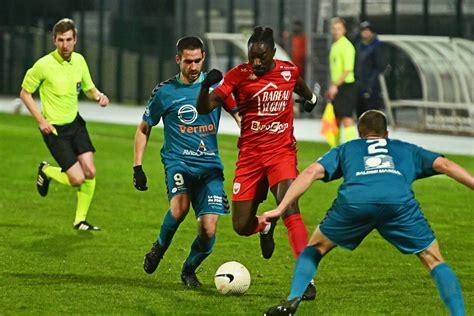 Football Photos Le Racing Besançon insatiable le Besançon Foot