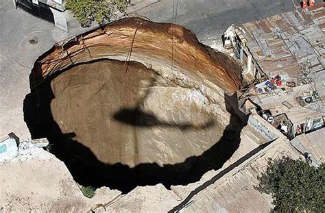 Great Guatemalan Sinkhole – Guatemala City, Guatemala - Atlas Obscura