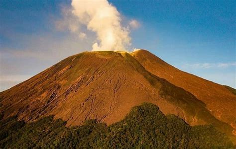 Gunung Slamet Menyimpan 5 Fakta Penting Dan Terkenal Dengan Banyak