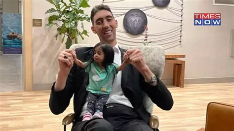 Worlds Tallest Man Sultan Kosen Shortest Woman Jyoti Amge Reunite And