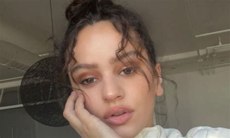 Rosalía Su asequible naked dress de Ludovic de Saint Sernin