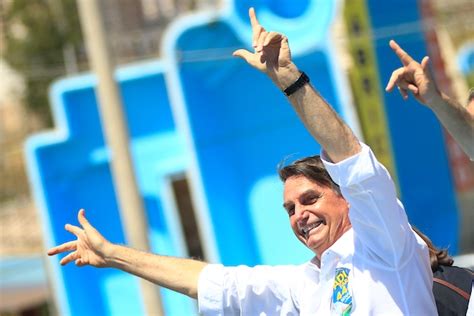 Bolsonaro Diz Que Se Sentia Como Elvis Ou Michael Jackson Em 2018