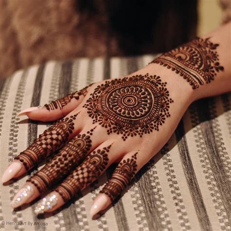 27 Half Hand Mehndi Designs For Brides Bridesmaids That Are Simply