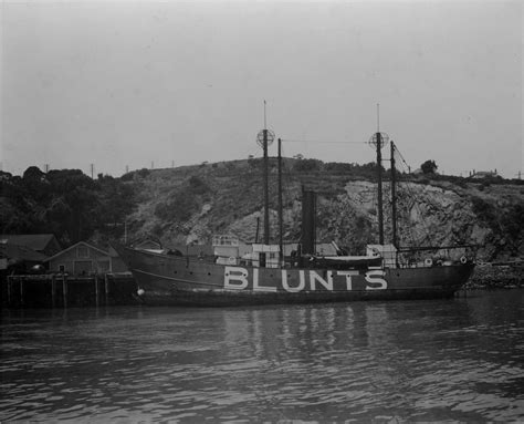 Historians are flocking to the kirstin archives for new data 3