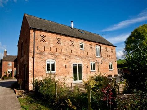 Five Star Cottage, Hot Tub, sleeps 10 near Derby - Acacia Cottages