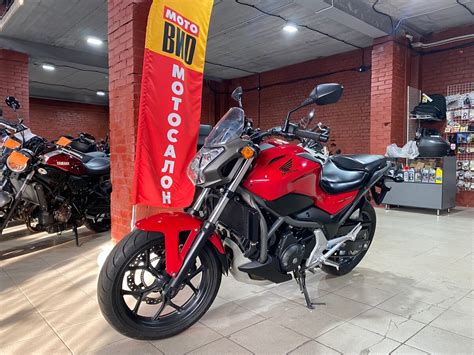 Купить б у Honda NC 700S инжектор 6 передач в Санкт Петербурге красный naked bike 2013 года на