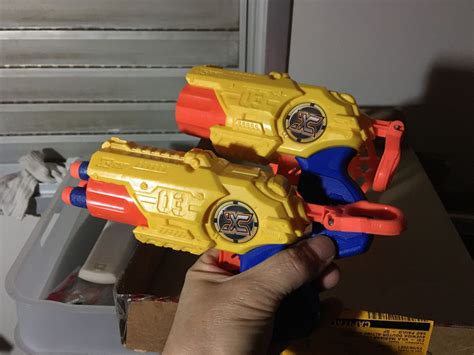 Brinquedo Nerf Duas Arminhas Cabem 6 Dardos em Cada Dupla Nerf Vão Os 2