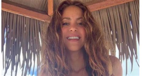 Shakira Flaunts Toned Booty In Teeny Bikini For Blisteringly Hot Snaps Daily Star