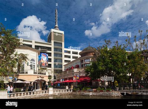 Usa California Los Angeles West Hollywood Dancing Fountians Plaza