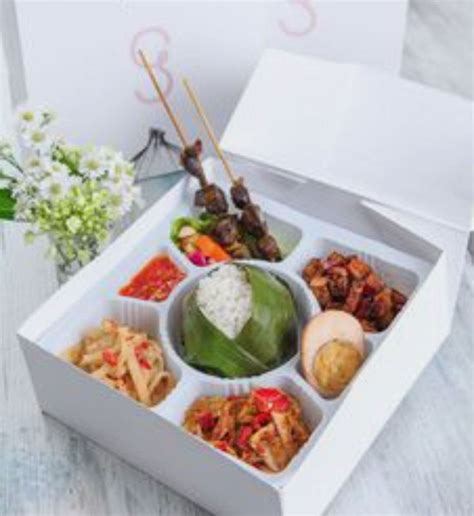 Nasi Kotak Premium Sate Daging Sapi Air Mineralby Mitra Catering H Kasmu