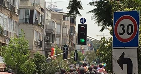 G Parada do Orgulho Gay em Tel Aviv reúne milhares de pessoas notícias em Mundo