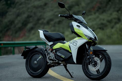 Felo Fw Uma Scooter El Trica De Alta Performance E Design Esportivo