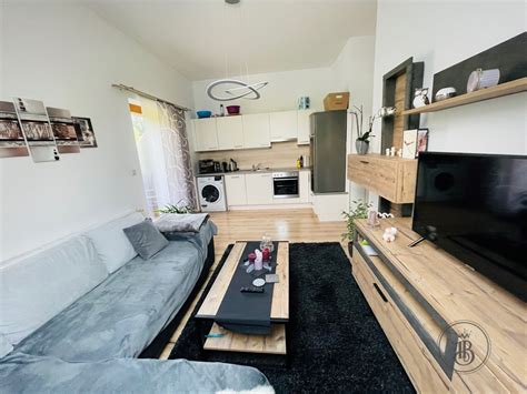 Neuwertige möblierte 2 Zimmer Wohnung mit wunderschönen Ausblick in