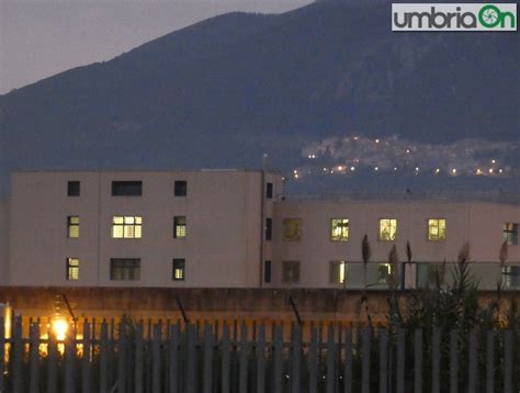 Drone Sopra Il Carcere Di Terni Con Cellulari E 12mila Euro Tre