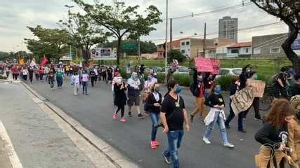 Manifestantes Fazem Ato Contra O Governo Bolsonaro E A Favor Da