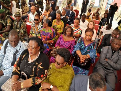 Solidarité la première Dame Mme Dominique Ouattara aux côtés des