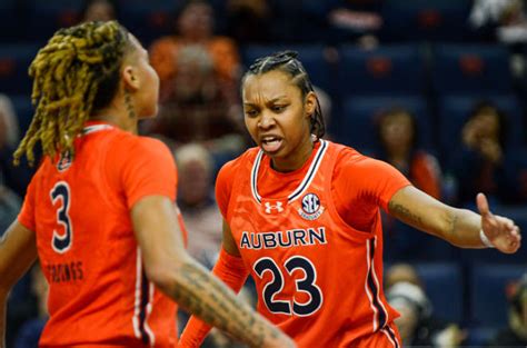 Scott-Grayson drops 32 in senior night win - AuburnSports: Auburn ...