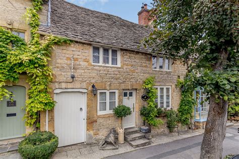 8 Dreamy Cotswold Cottages For Sale Properties In The Cotswolds