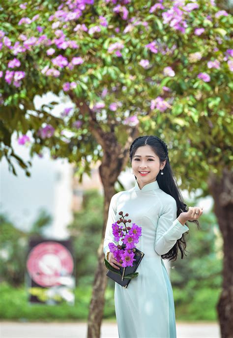 Hot girl tráng bánh mướt xứ Nghệ xinh tươi trong bộ ảnh chào Hè Titanic Nơi mọi thứ được