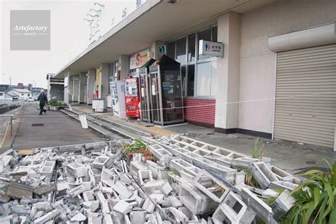 新潟県中越地震 小千谷駅の被害