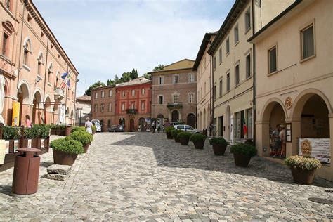 In Piazza A Verucchio Juzaphoto