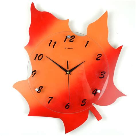 Maple Tree Leaf Design Hanging Wall Clock