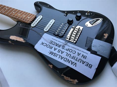 Kurt Cobain Vandalism Strat Fender Player Guitar Heavy Relic Road