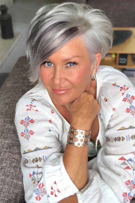 85 Incredibly Beautiful Short Haircuts For Women Over 60