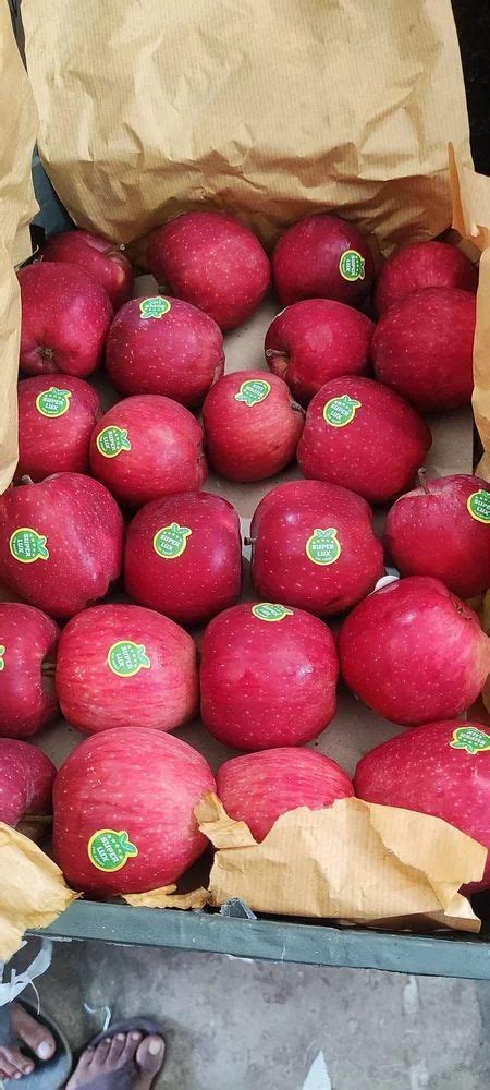 Kashmiri A Grade Iran Apple Packaging Size 10 Kg Packaging Type