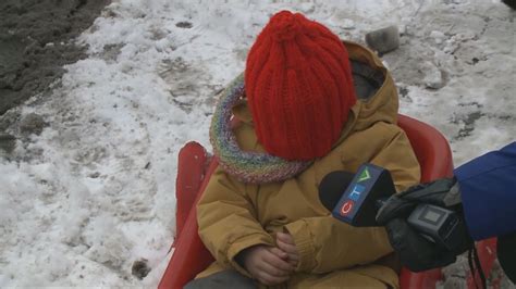 Montreal Gets First Snowfall Ctv News