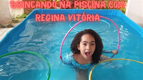 Brincando Na Piscina A Regina Vit Ria I Desafio Bambol Youtube