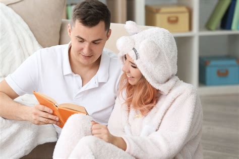 25 Short Romantic And Funny Bedtime Stories For Girlfriend