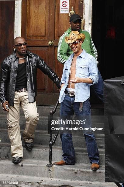 18 Guy Ritchie On Location For Rocknrolla Stock Photos High Res
