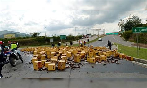 Un Cami N Repartidor De Cervezas Se Accident En La Avenida