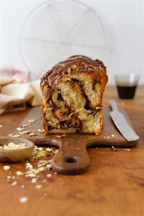 Schokoladen Babka Hefezopf mit Nougat Haselnuss Füllung und Espresso