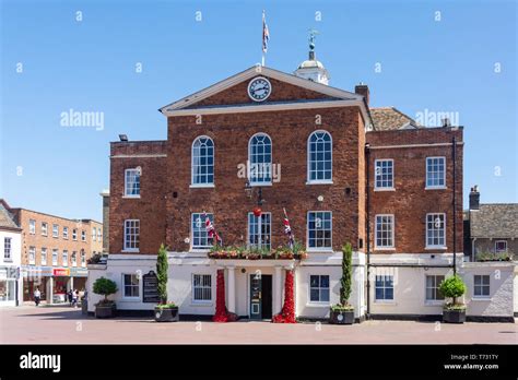 Huntingdon town square hi-res stock photography and images - Alamy