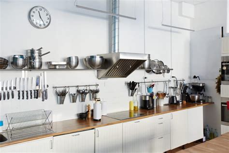 Essential Kitchen Equipment For Restaurant Startups | Stop Phubbing