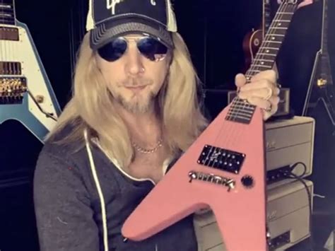 Richie Faulkner sets the record straight on his signature Gibson Flying V