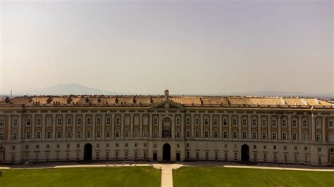 La Reggia Di Caserta Sempre Aperta Dal 24 Aprile Al 6 Maggio