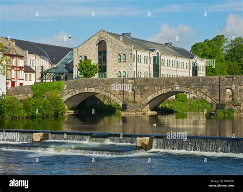 River Kent And Stramongate Bridge Kendal Town Cumbria England Uk