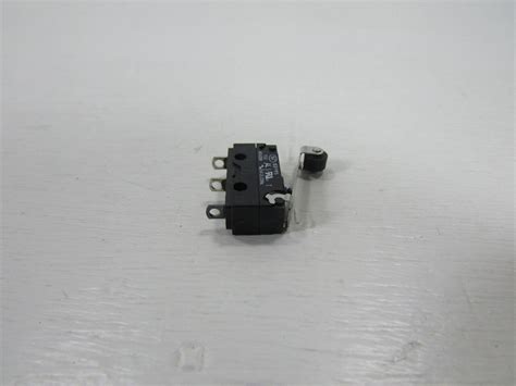 NEW CROUZET SWITCH TECHNOLOGIES 831860C2 EL MICROSWITCH ROLLER EBay