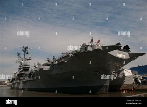 Intrepid museum aircraft carrier Stock Photo - Alamy