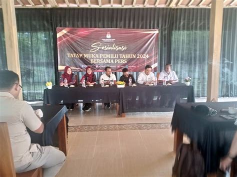 Sosialisasikan Pemilu 2024 Pada Pemilih Pemula KPU Blora Gandeng Media