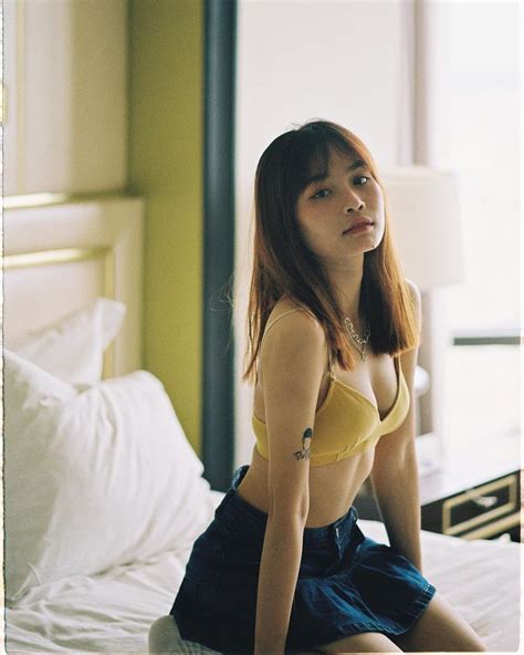 Soi nhan sắc bạn gái dàn tuyển thủ hot nhất Liên Quân Mobile Việt từ xinh đẹp dễ thương đến