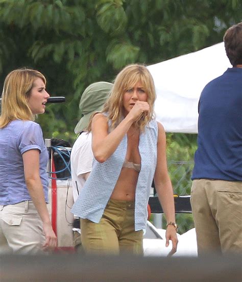 JENNIFER ANISTON on the Set of We’re the Millers – HawtCelebs