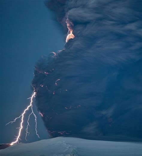 efuu6fen: iceland volcano lightning pictures