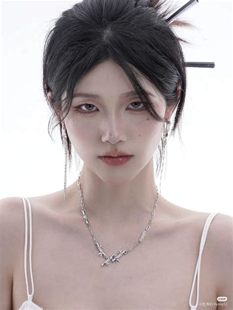 pin  mira mathers  poze art painting portrait photography